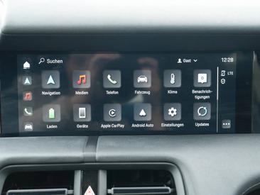 Porsche Taycan — photo 16