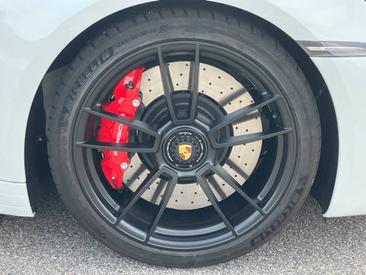 Porsche 992 I Carrera 4 GTS — photo 10