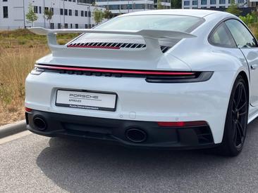 Porsche 992 I Carrera 4 GTS — photo 43
