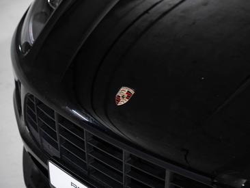 Porsche Macan S — photo 11
