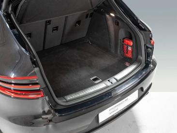 Porsche Macan S — photo 16