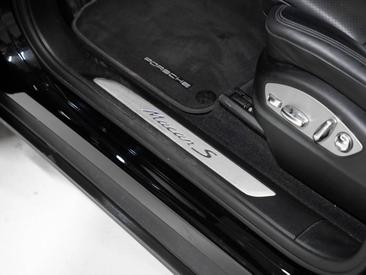 Porsche Macan S — photo 18