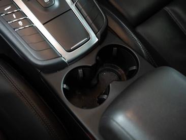 Porsche Macan S — photo 22