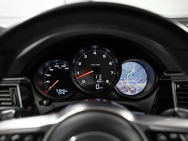 Porsche Macan S — photo 23
