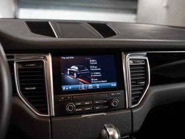 Porsche Macan S — photo 25