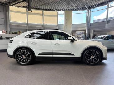 Porsche Macan Electrique 4 — photo 6