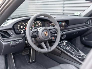 Porsche 992 II Targa 4 GTS — photo 30