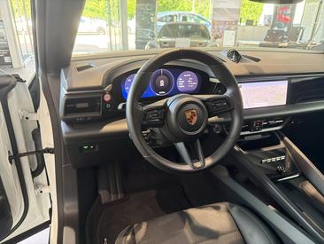 Porsche Macan Electrique 4 — photo 15