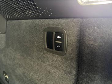 Porsche Macan Electrique 4 — photo 18