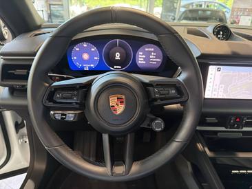 Porsche Macan Electrique 4 — photo 24