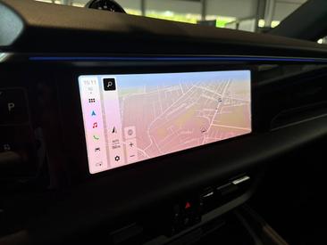 Porsche Macan Electrique 4 — photo 27