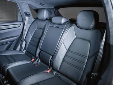 Porsche Cayenne III GTS — photo 25