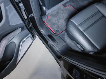 Porsche Cayenne III GTS — photo 28