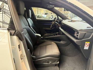 Porsche Macan Electrique 4 — photo 32