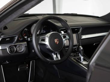 Porsche 991 I Carrera 4S — photo 16