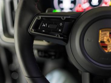 Porsche Cayenne III GTS — photo 23