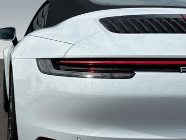 Porsche 992 I Carrera Cabriolet — photo 10