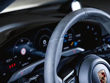 Porsche Taycan 4S Cross Turismo — photo 17