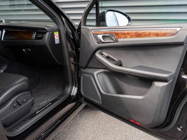 Porsche Macan GTS — photo 18