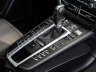Porsche Macan GTS — photo 19