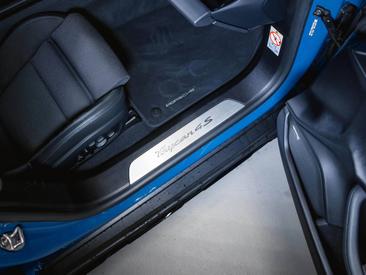 Porsche Taycan 4S Cross Turismo — photo 27