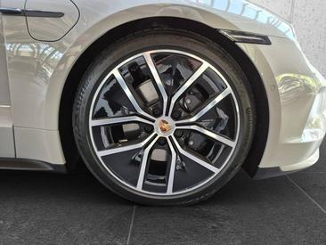 Porsche Taycan ph2 Black Edition — photo 9