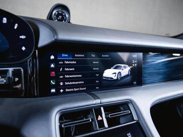 Porsche Taycan 4S Cross Turismo — photo 36