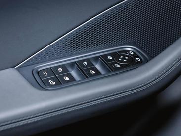 Porsche Macan Electrique — photo 21