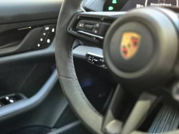 Porsche Taycan ph2 Black Edition — photo 23
