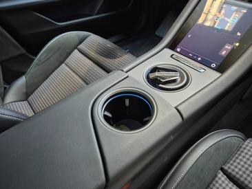 Porsche Taycan ph2 Black Edition — photo 28