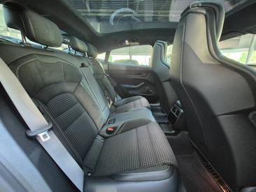 Porsche Taycan ph2 Black Edition — photo 36