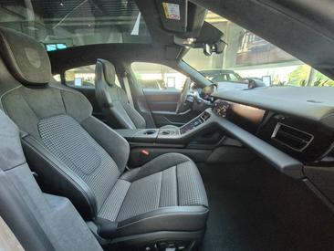 Porsche Taycan ph2 Black Edition — photo 39