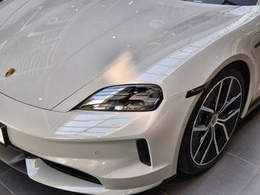 Porsche Taycan ph2 Black Edition — photo 41