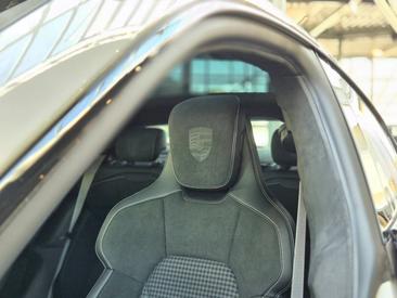 Porsche Taycan ph2 Black Edition — photo 45