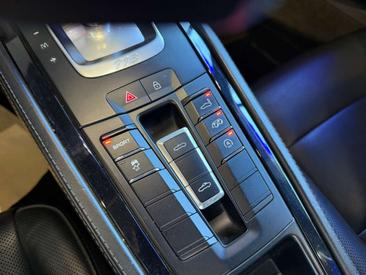 Porsche 718 Boxster Base — photo 15