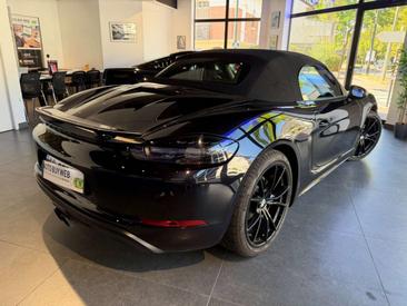 Porsche 718 Boxster Base — photo 22