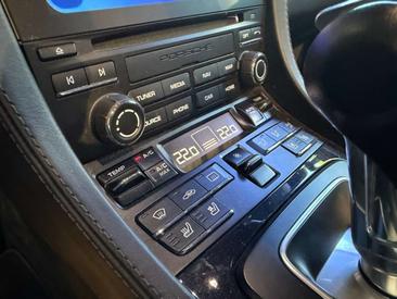 Porsche 718 Boxster Base — photo 29