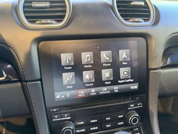 Porsche 718 Boxster Base — photo 35