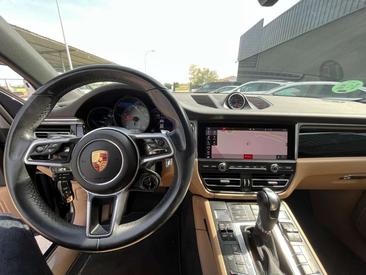 Porsche Macan Electrique S — photo 21