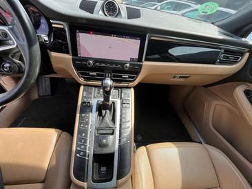 Porsche Macan Electrique S — photo 22