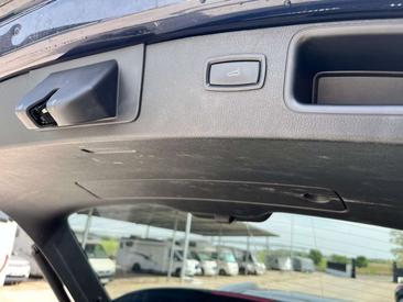 Porsche Macan Electrique S — photo 24