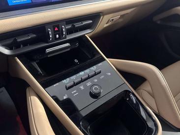 Porsche Cayenne III — photo 10