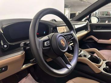 Porsche Cayenne III — photo 13