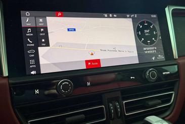 Porsche Macan GTS — photo 38