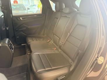 Porsche Cayenne III — photo 12