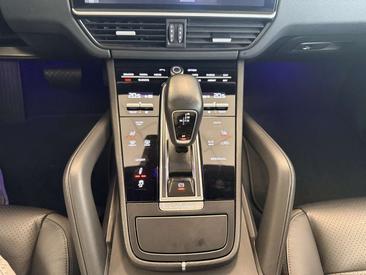 Porsche Cayenne III — photo 18