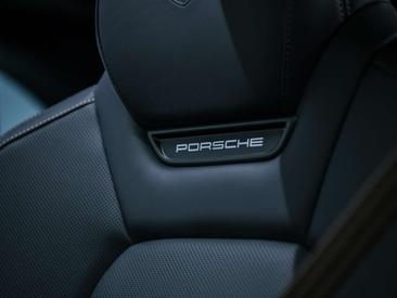 Porsche Macan Electrique Turbo — photo 21