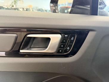 Porsche Cayenne III — photo 28
