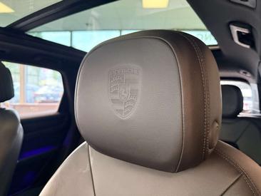 Porsche Cayenne III — photo 29