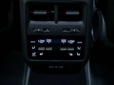 Porsche Macan Electrique Turbo — photo 29